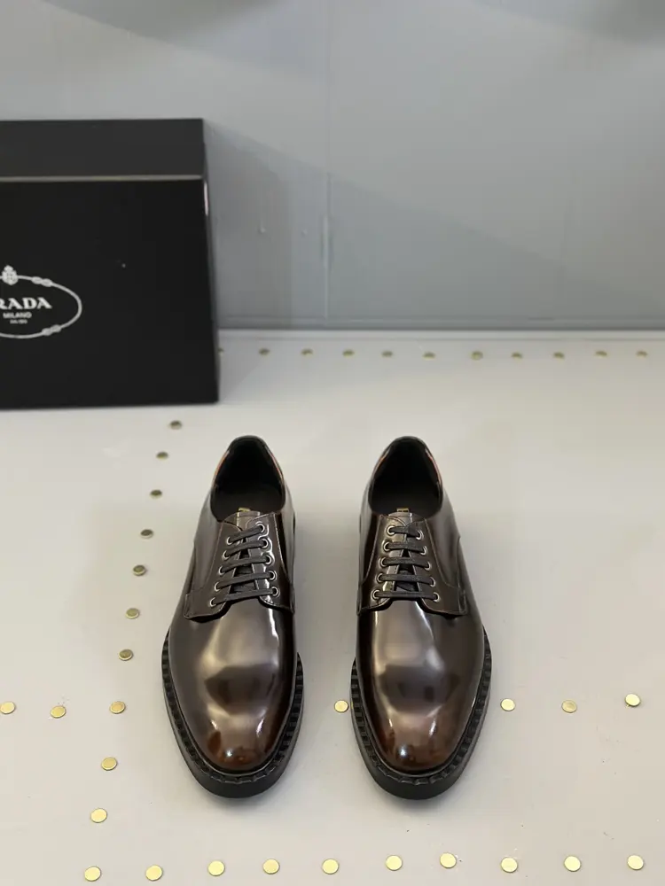 Prada men’s business casual leather shoes. leather outsole series. The upper