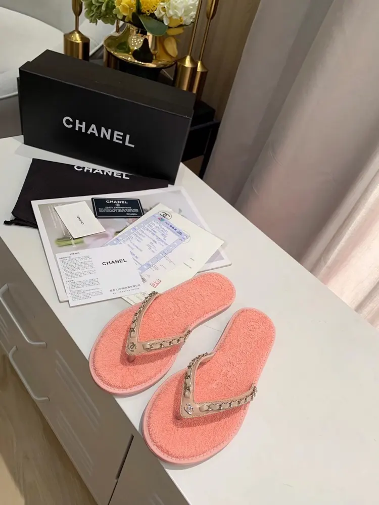 Chanel Denim Chain Flip-flops I am really moved by this shoe when it is first released I