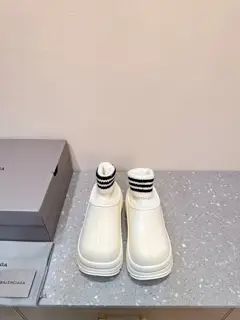 Balenciaga 24ss autumn and winter new style slip-on shoes
