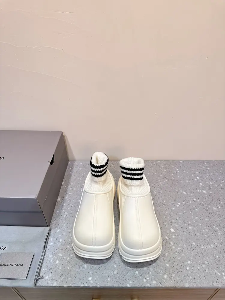 Balenciaga 24ss autumn and winter new style slip-on shoes
