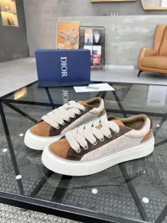 Dior sneakers new products are synchronized with the counter