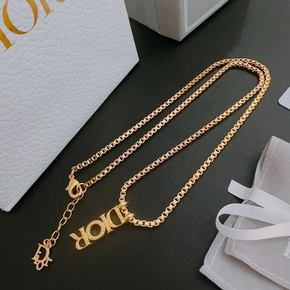 DIOR New Dior necklace Original goods New counter model