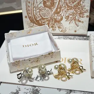 Dior Hot 2024 Home Letter-shaped beads earrings Same material Hot selection Super hot