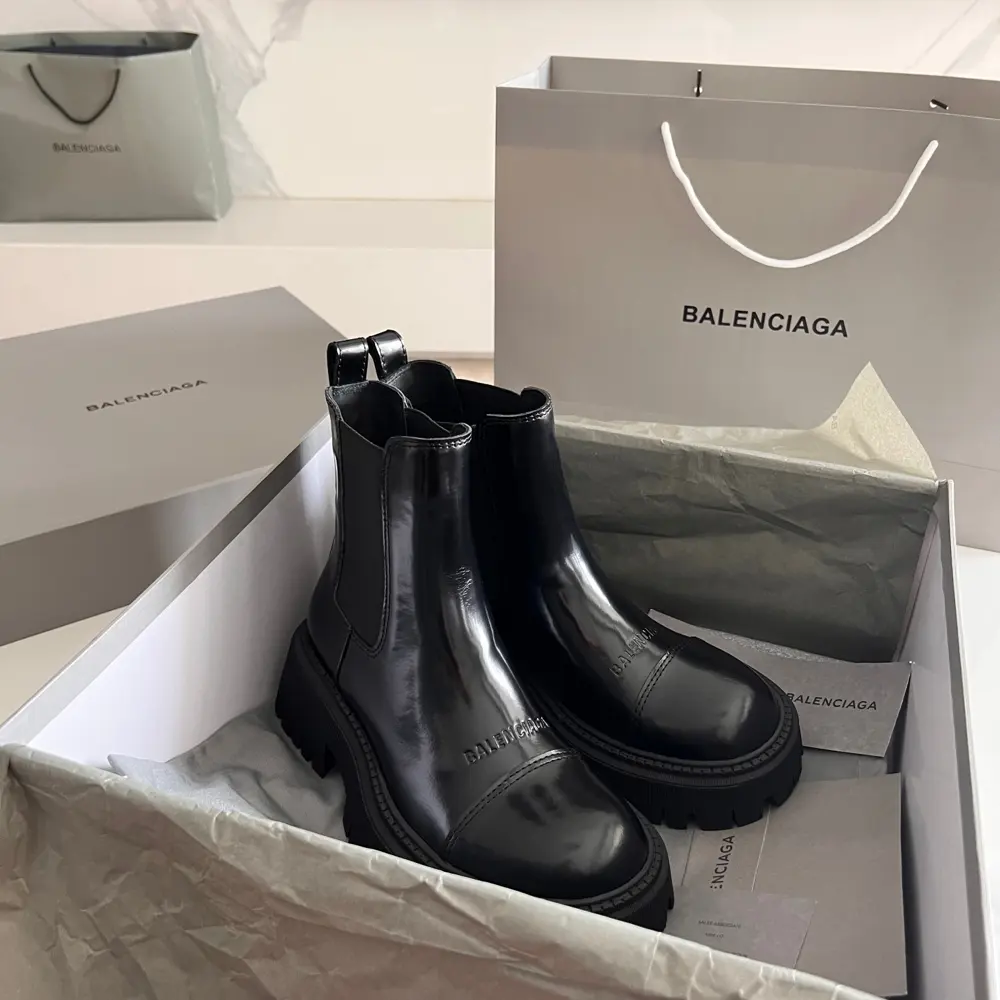 BALENCIAGA# Balenciaga new big head derby shoes