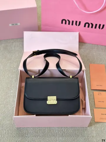MiuMiu Hobo