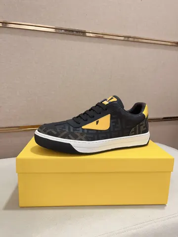 Fendi casual sports shoes upper Imported cowhide fabric Imported sheepskin lining. Original