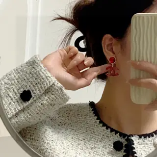 Chanel red double C letter personalized fashion earrings