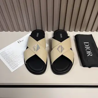 Dior Aqua sandals are elegant yet casual. The cross-strap design is reinterpreted in Dior