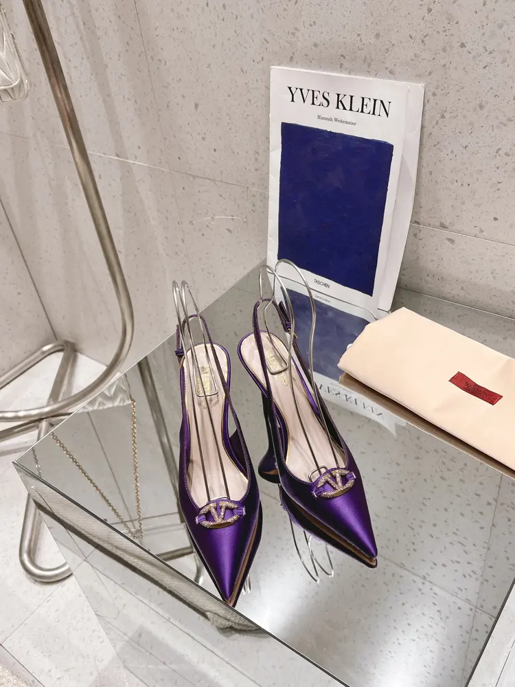 Valentino 2024SS Spring/Summer new VT metal V-buckle hollow pointed toe shoes