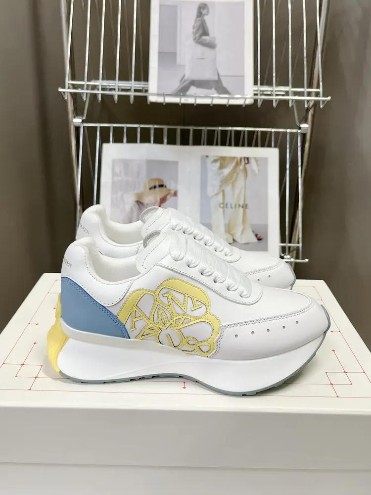 Alexander McQueen Sprint sports couple style. The side of the shoe is decorated with a