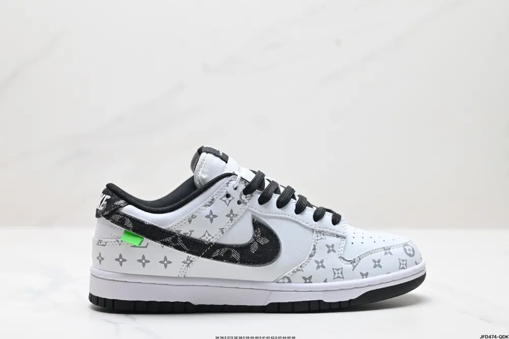 NIKE SB Dunk Low Sneakers LV0526-590