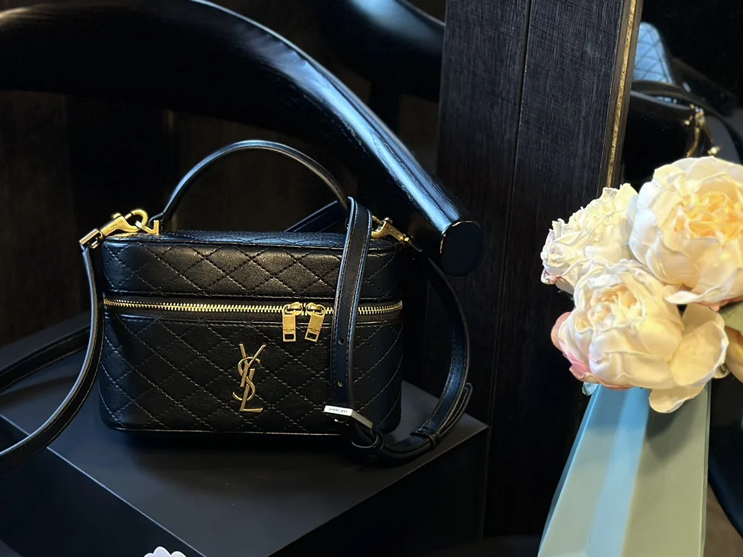 Yves Saint Laurent Bag