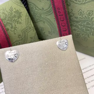 Gucci Blind For Love heart earrings