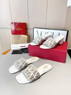 [Valentino] Valentino ~ Unique [V-mark fabric print pattern] six-color fashion sandals: