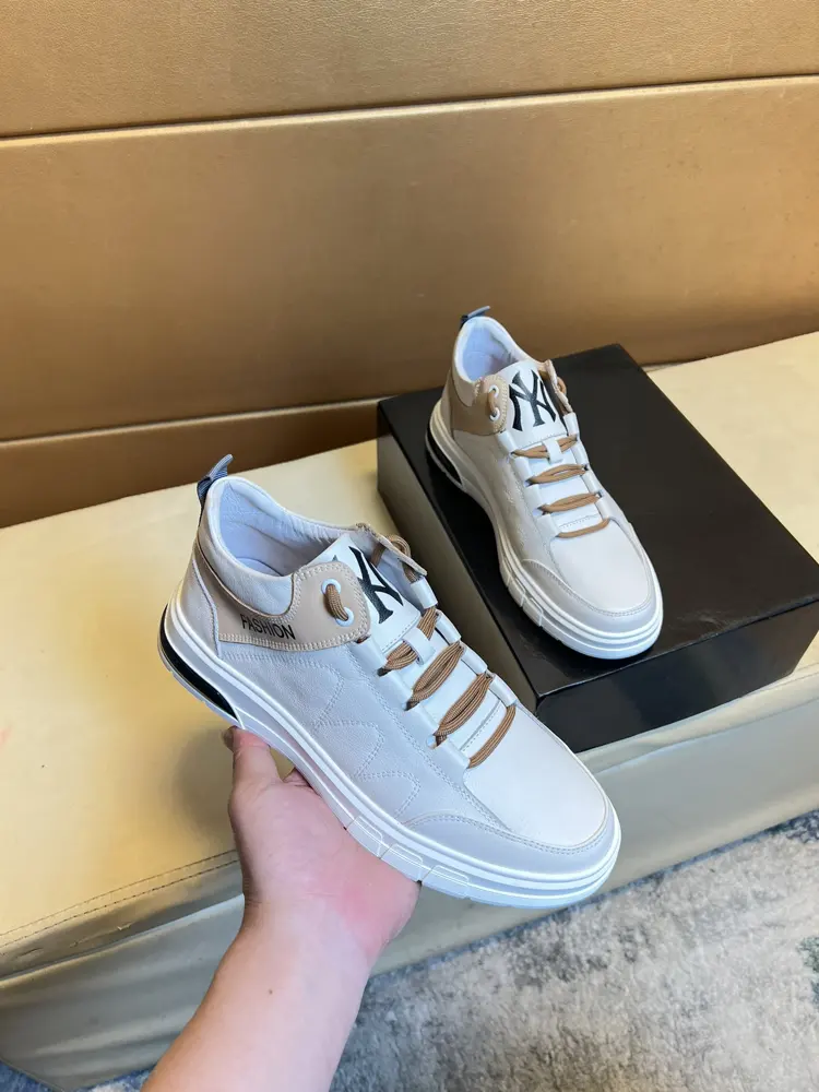 Gucci sneakers. Counter purchase Casual Original leather imported from Italy