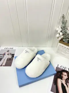 Prada Autumn and Winter Furry Slippers Series