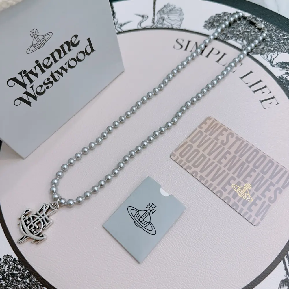 Vivienne Westwood Classic Large Saturn Necklace