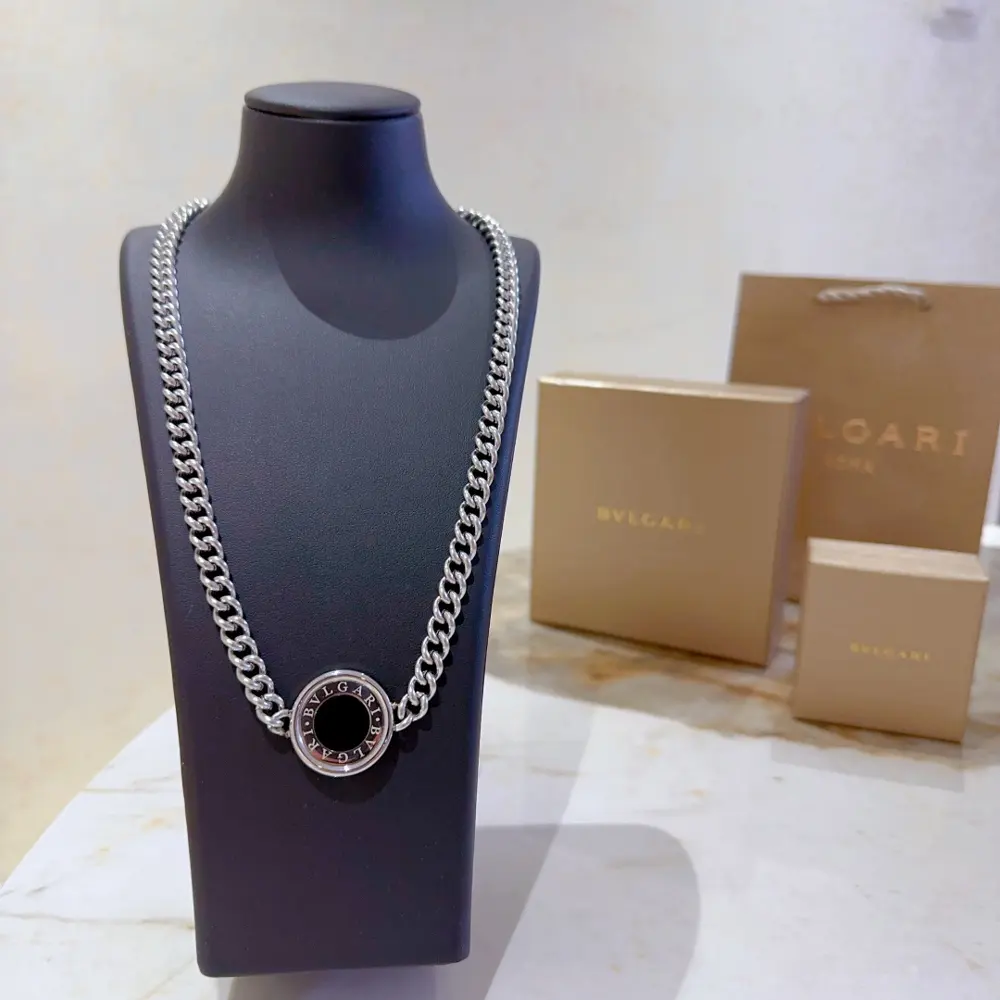 Bvlgari DIVAS’ DREAM series is in perfect condition and has invincible details. The unique