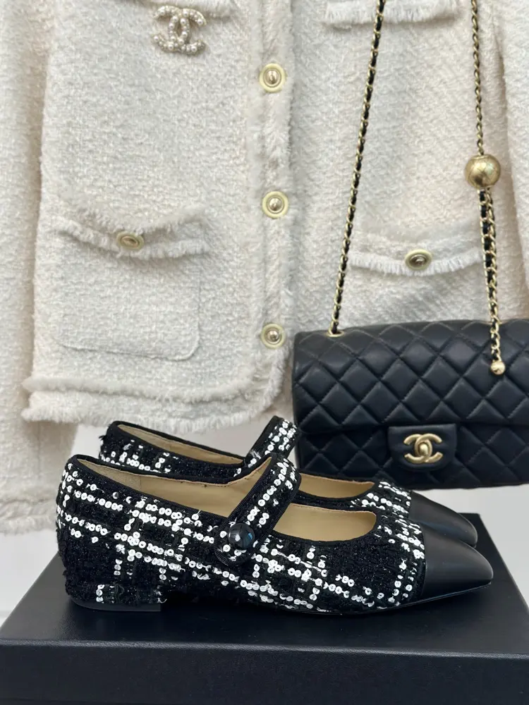 Chanel classic color-blocked Mary Jane shoes