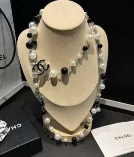Chanel large and small black and white pearl double C crystal diamond letter choker necklace