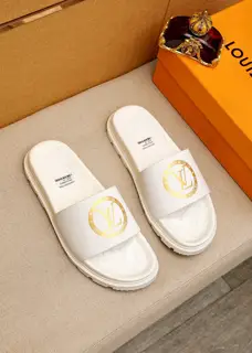 Louis Vuitton popular men’s slippers