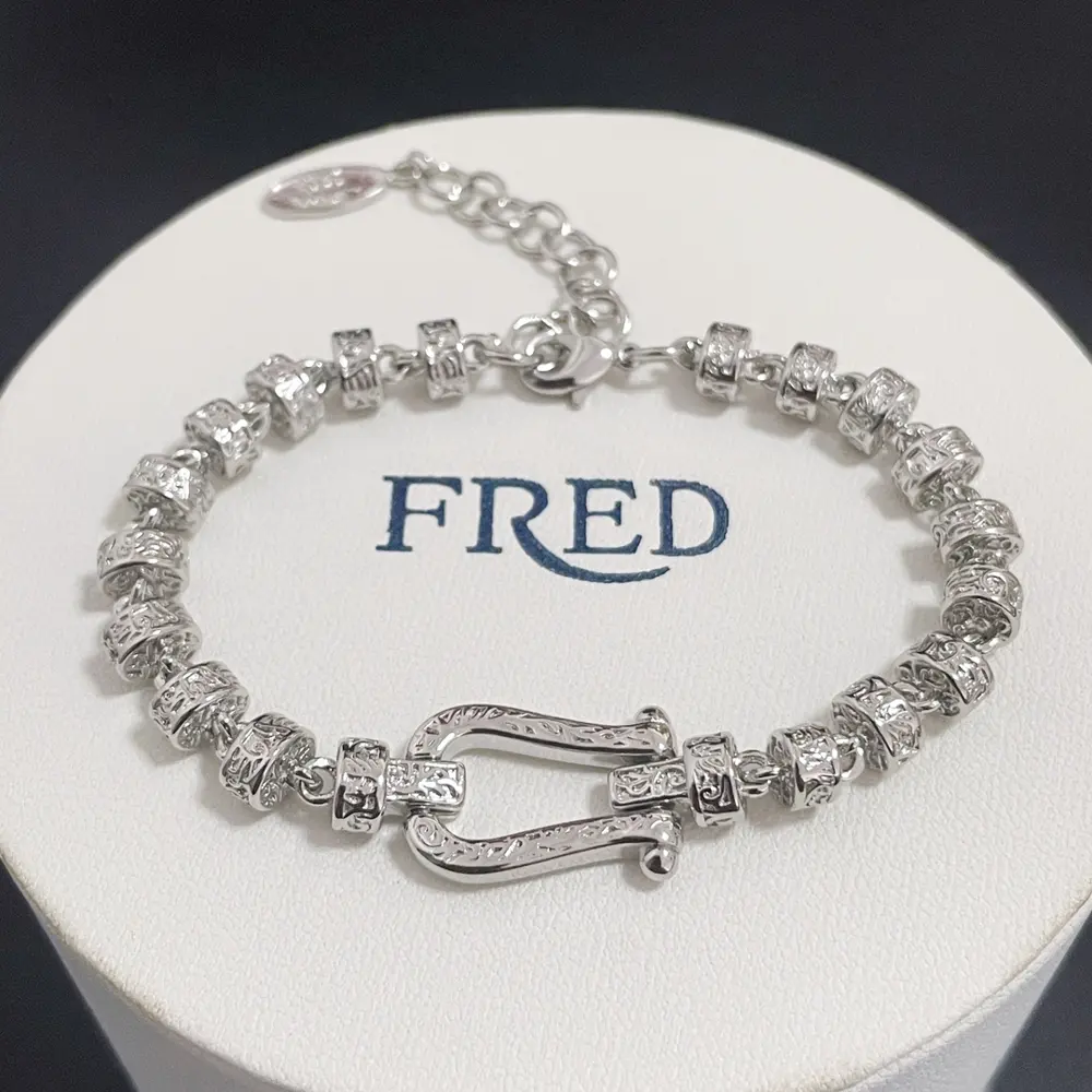 Fred horseshoe clasp bracelet
