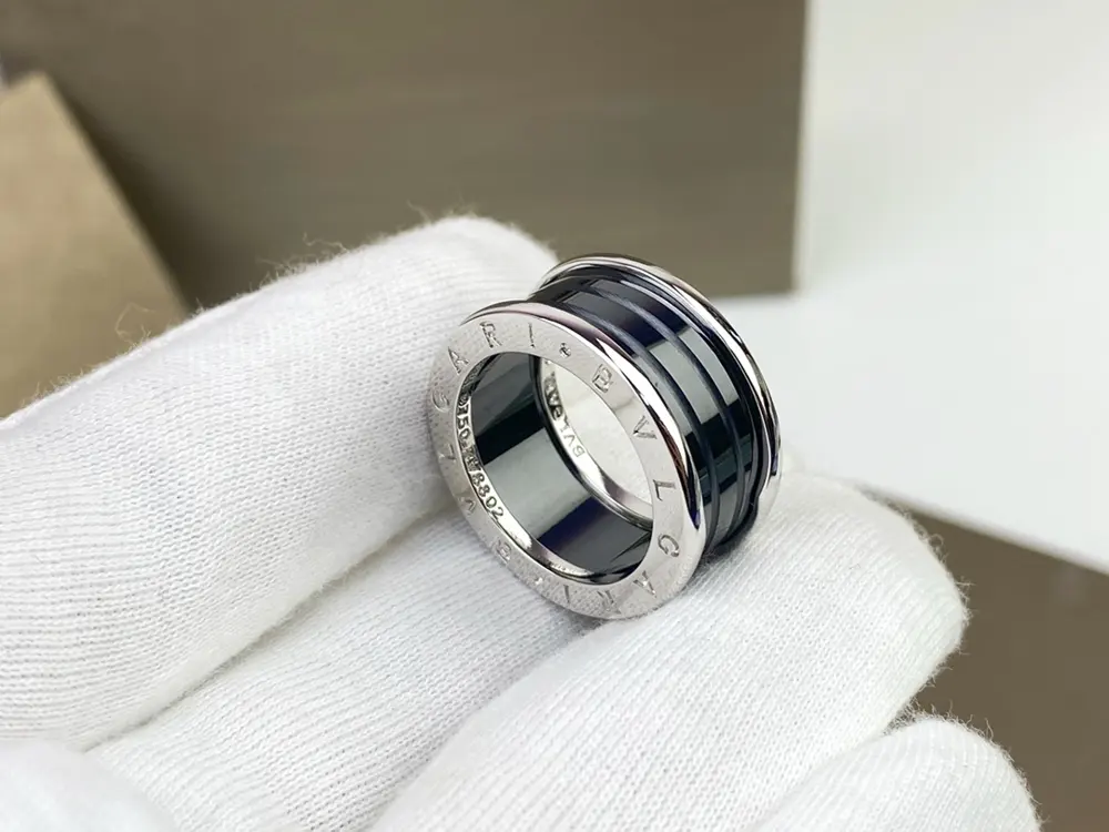 Bvlgari B.ZERO1 series black ceramic ring Perfectly restore the counter details. It is the