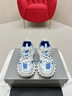 Balenciaga track series 3.0 three-generation sports dad shoes are super fashionable ~ the