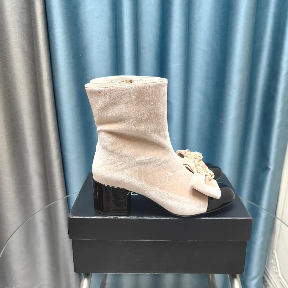 Chanel Autumn and Winter Bow Double C Chunky Heeled Short Boots~
