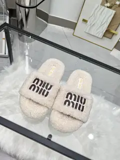 Miu Miu Miu 2024 autumn and winter new embroidered wool slippers. Original 1:1 mold opening