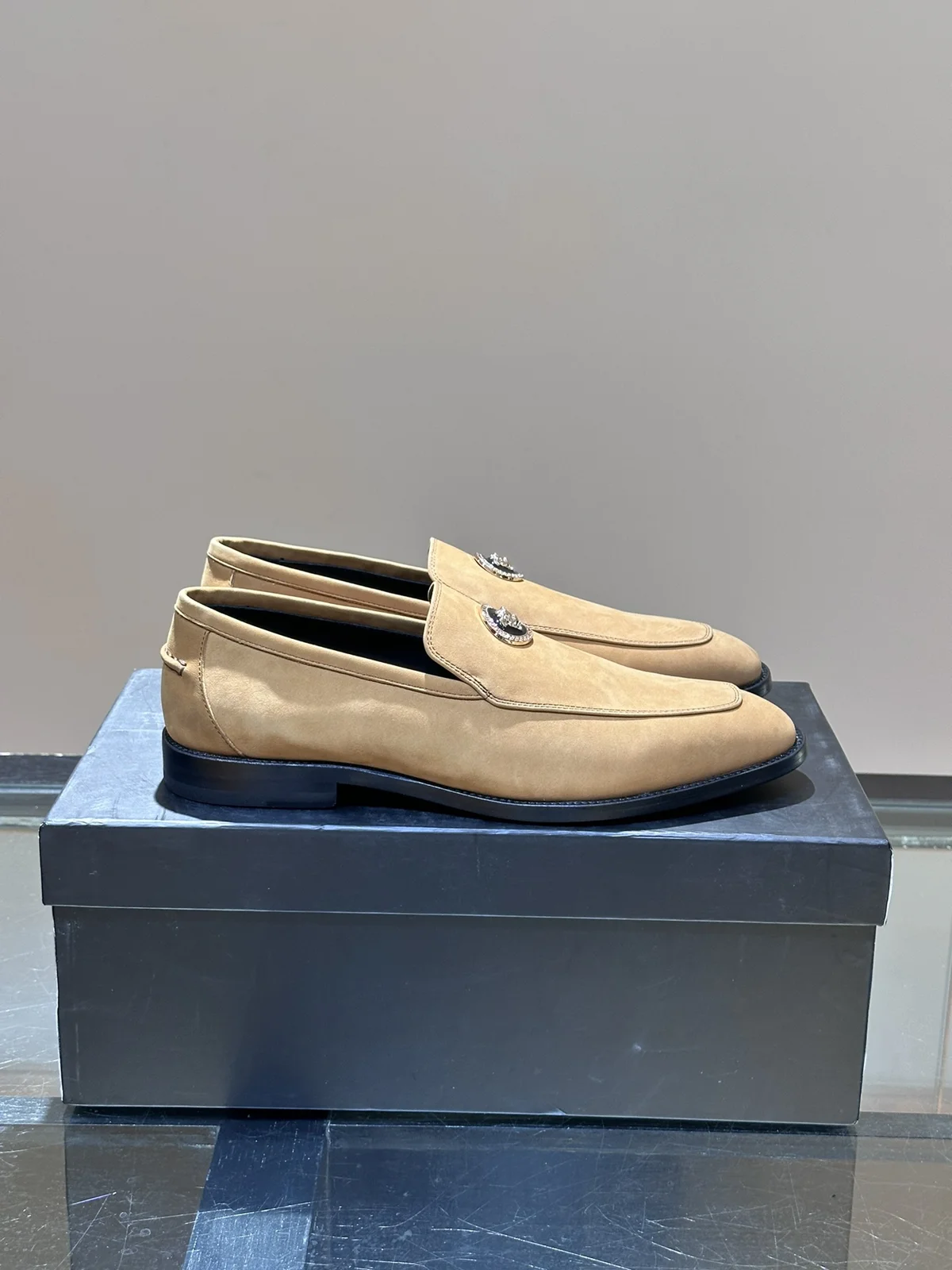 Versace classic men’s business shoes with leather soles