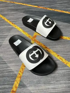 Gucci couple flip flops