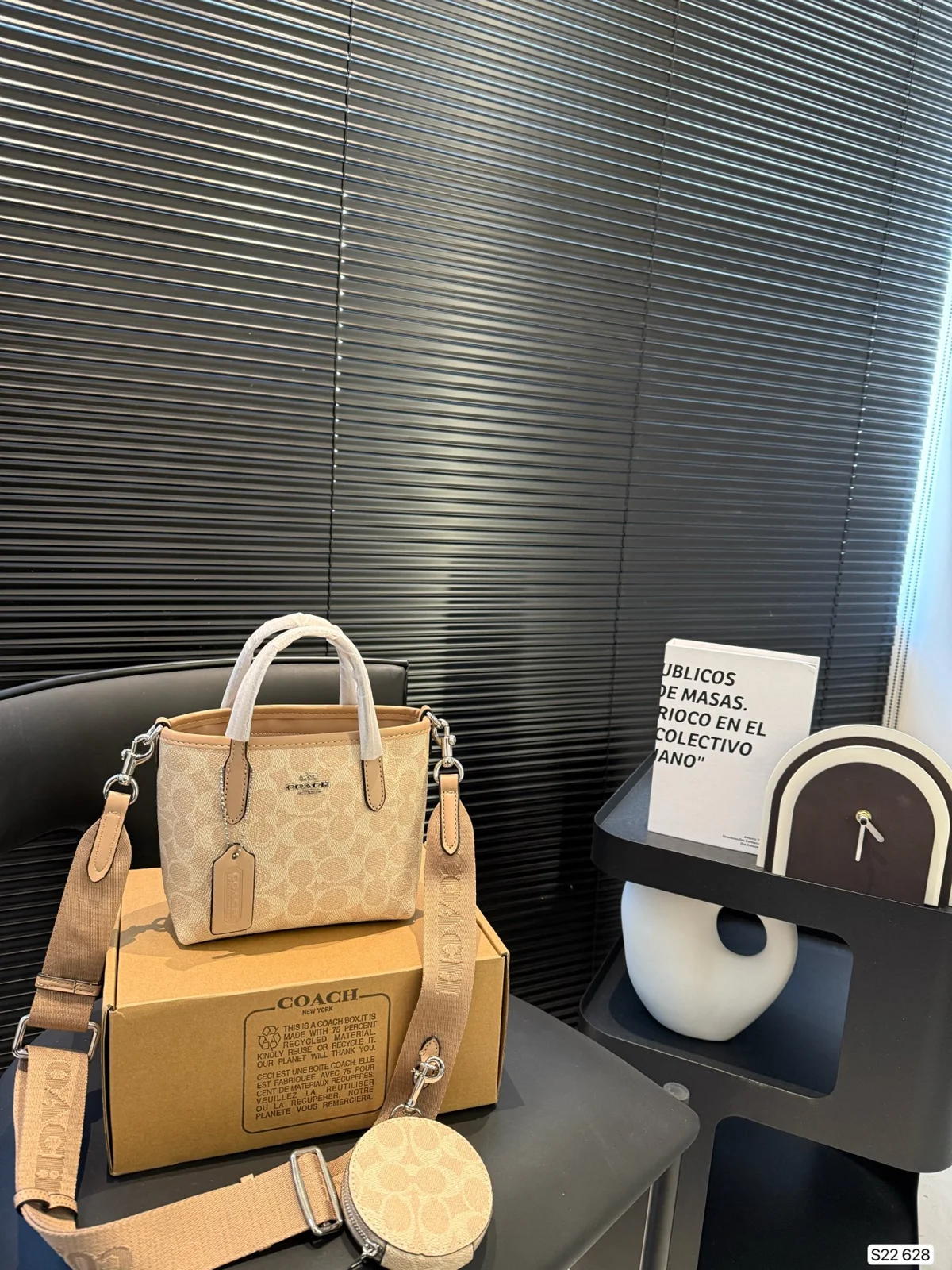 COACH Tote