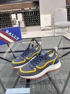 BALLY sports shoes counters are selling original configuration
