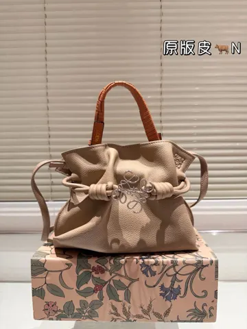 Loewe Flamenco
