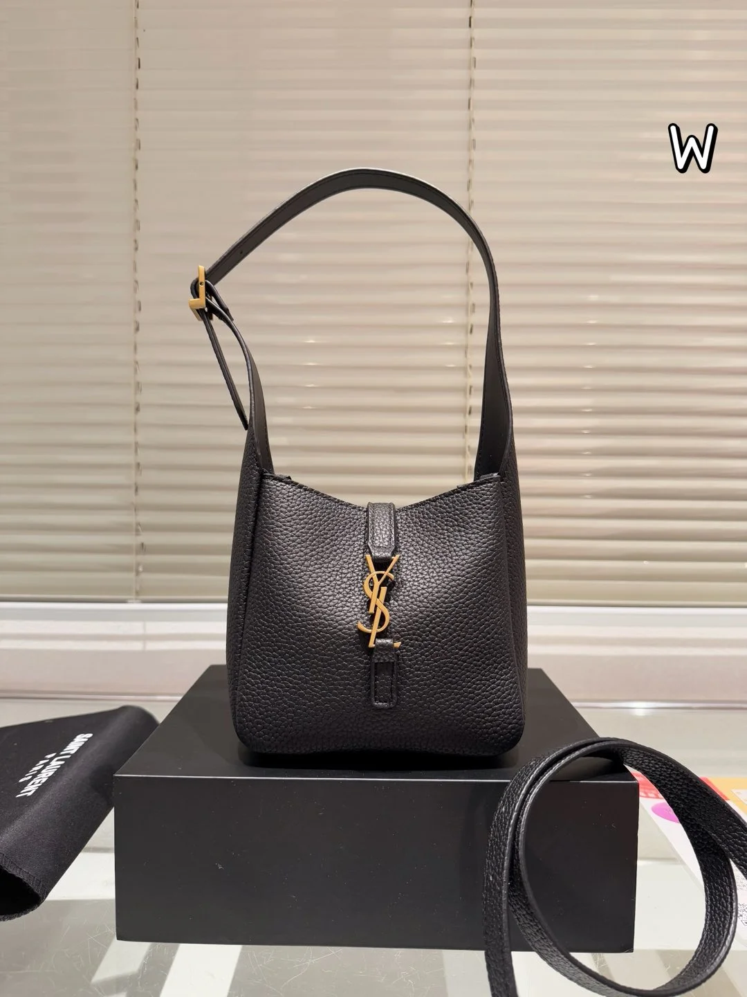 Yves Saint Laurent Hobo