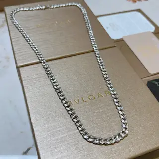 Bvlgari DIVAS’ DREAM series is in perfect condition and has invincible details. The unique
