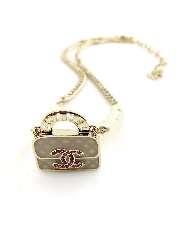 Chanel white bag pearl necklace
