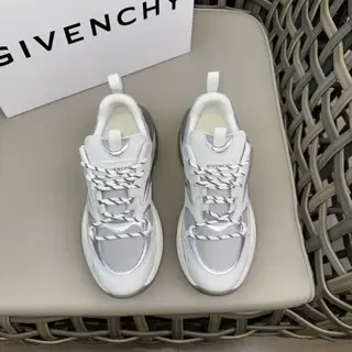Givenchy thick-soled height-enhancing casual sneakers|The upper