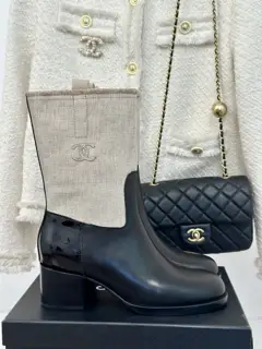 Chanel classic autumn and winter double C thick heel short boots~