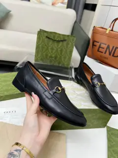 Gucci classic leather shoes