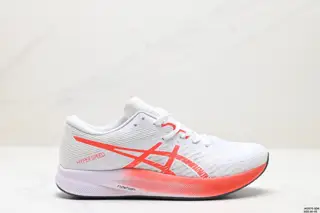 Asics MAGIC SPEED 3 stable running shoes have a double-layer jacquard mesh design on the 1011B701-100