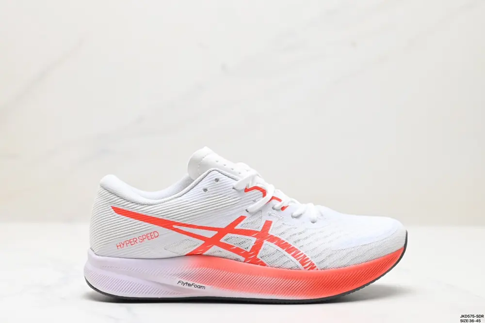 Asics MAGIC SPEED 3 stable running shoes have a double-layer jacquard mesh design on the 1011B701-100