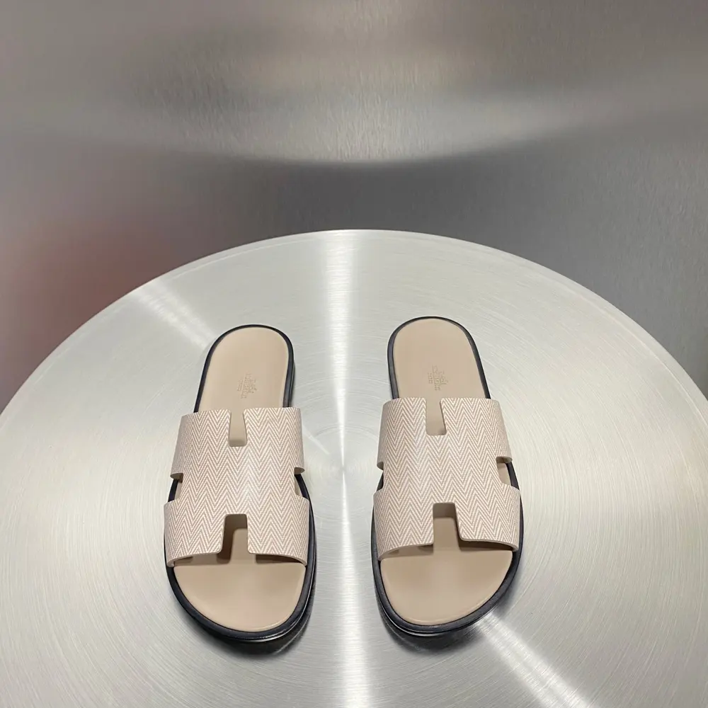 Hermès Classic H Slippers ~ High-end men’s sandals• beach shoes slippers ~ counter