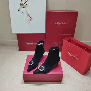 Roger Vivier Square Diamond Kitten Heel Nude Boots Top New Release ︎