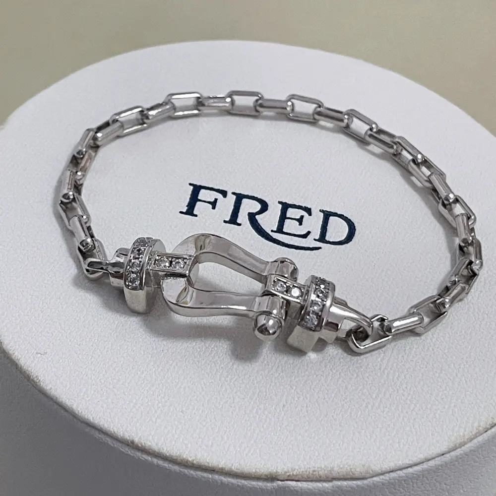 FRED Half diamond horseshoe clasp bracelet
