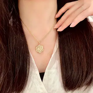 Chanel vintage necklace
