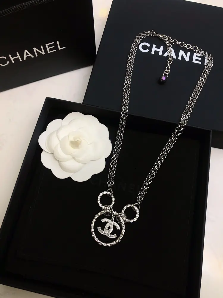 Chanel vintage necklace