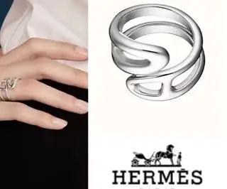 HERMES This ring is very delicately designed and high-end. It looks great when worn. A