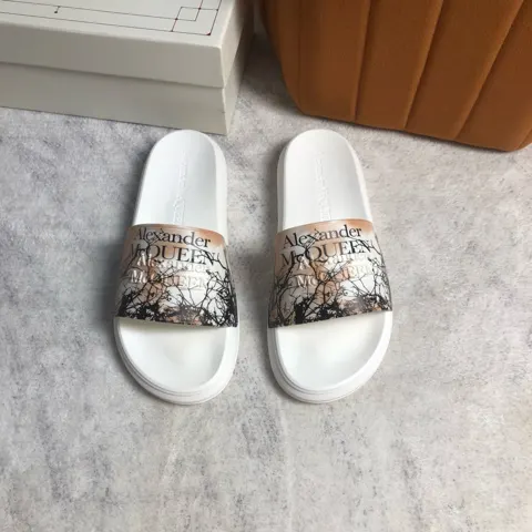 Alexander McQUEEN flip flops